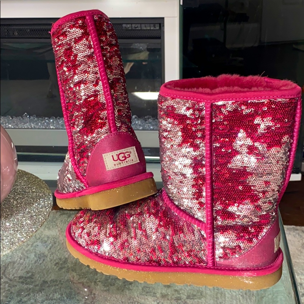 ✨Pink Sequin Uggs✨